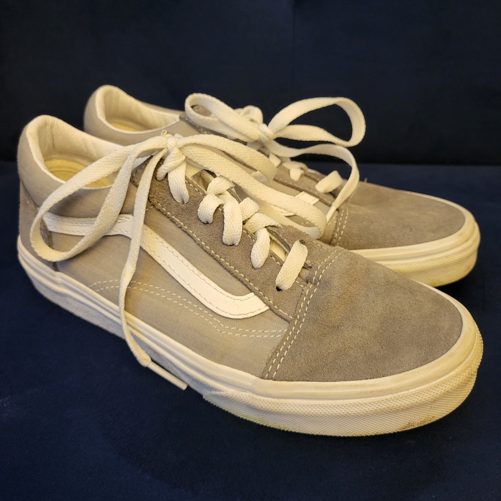 Old School Van's Skate Shoes- Like New (size 4)